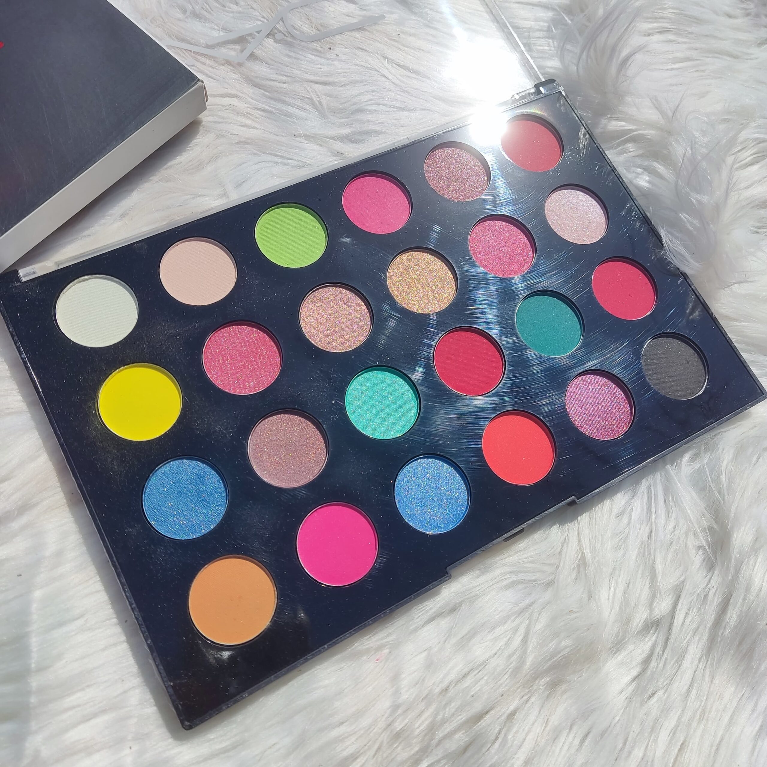 Morphe X Nikita Artistry Palette – 35 Color Eyeshadow Palette - Image 2